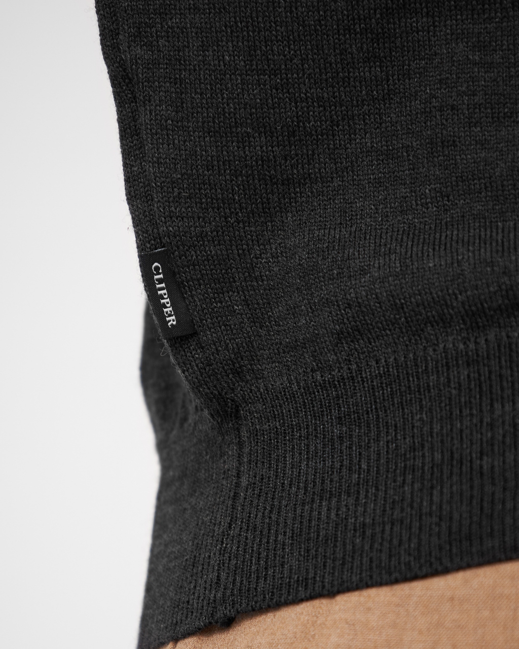 Milan pullover med v-neck