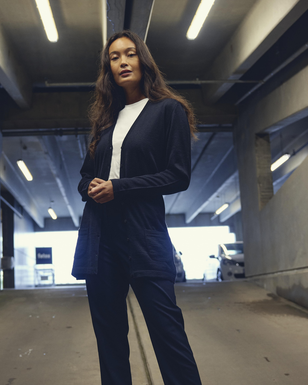 Copenhagen lang cardigan med v-neck og knaplukning