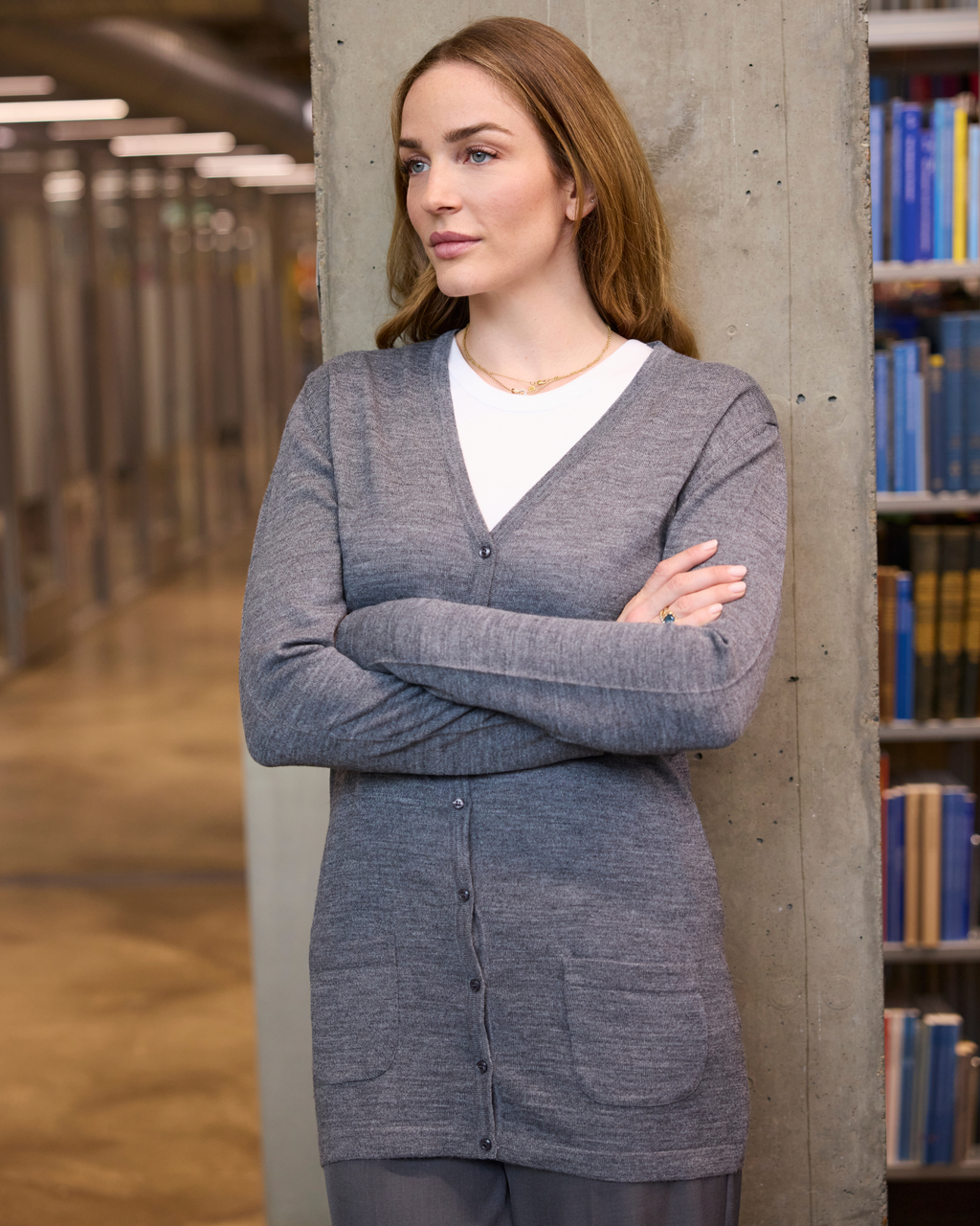 Copenhagen lang cardigan med v-neck og knaplukning