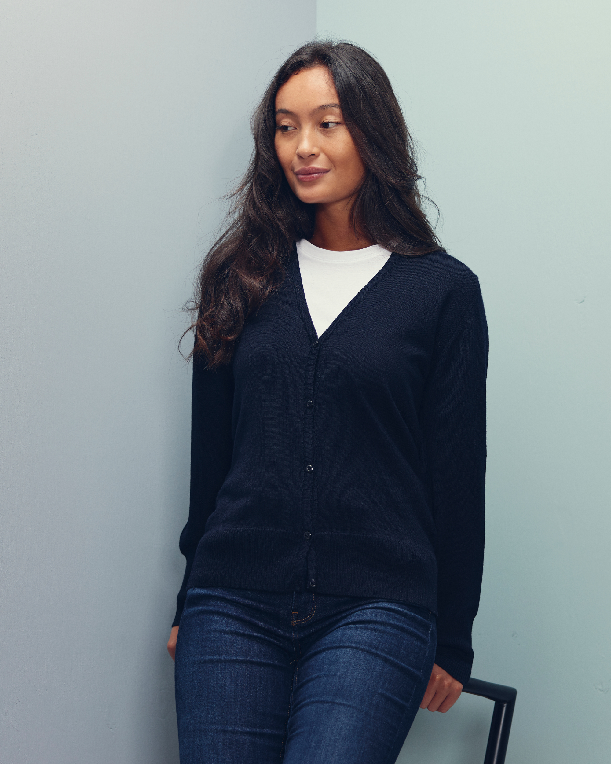 Stockholm cardigan med v-neck og knaplukning