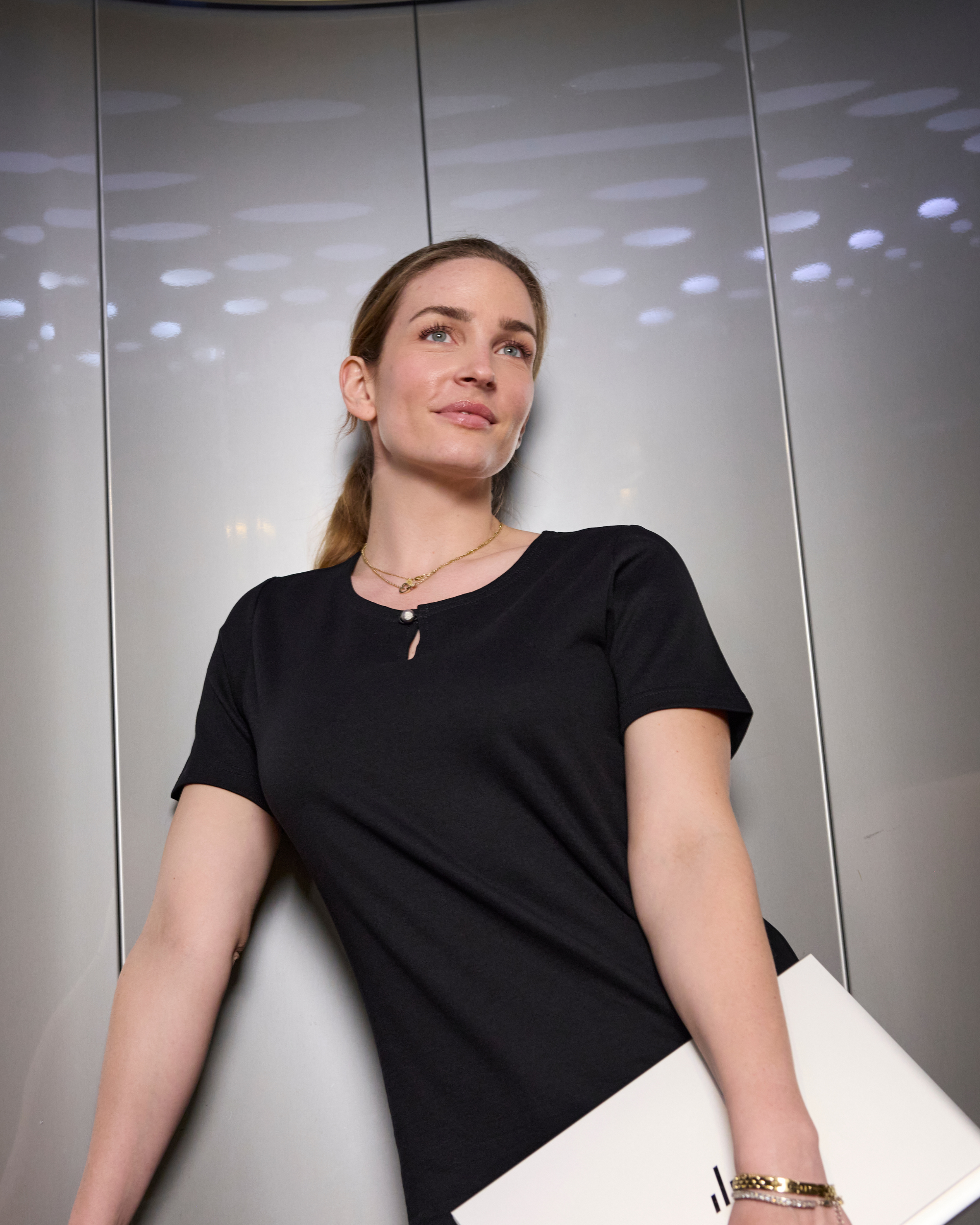 Nice bluse med bådhals