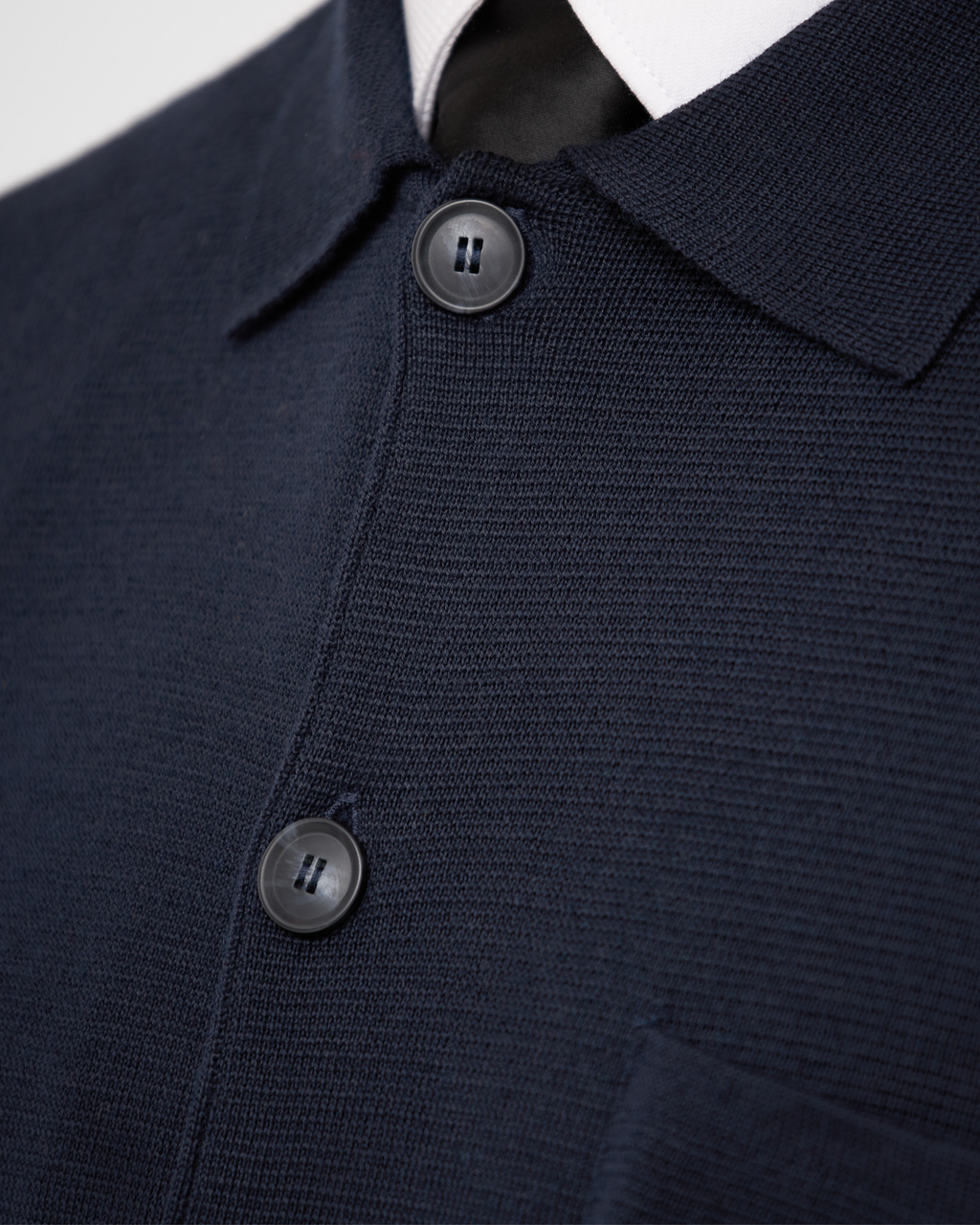 Manchester cardigan med knapper og skjortekrave