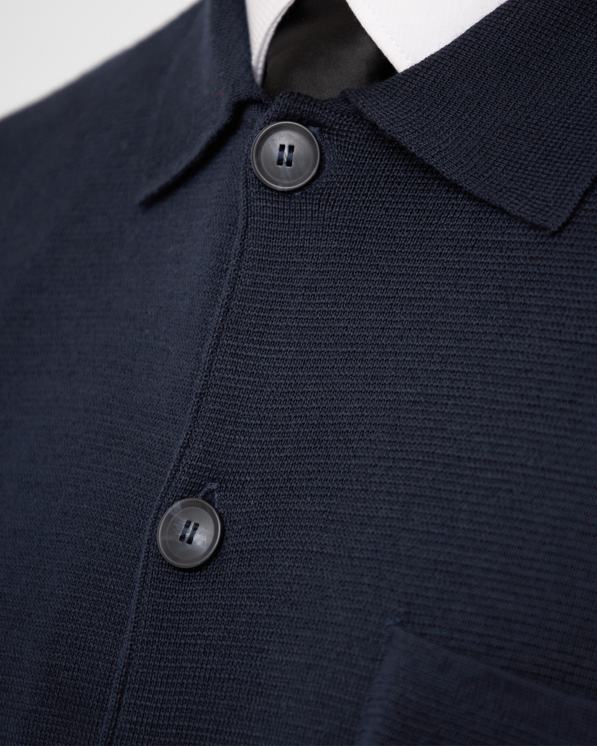 Manchester cardigan med knapper og skjortekrave