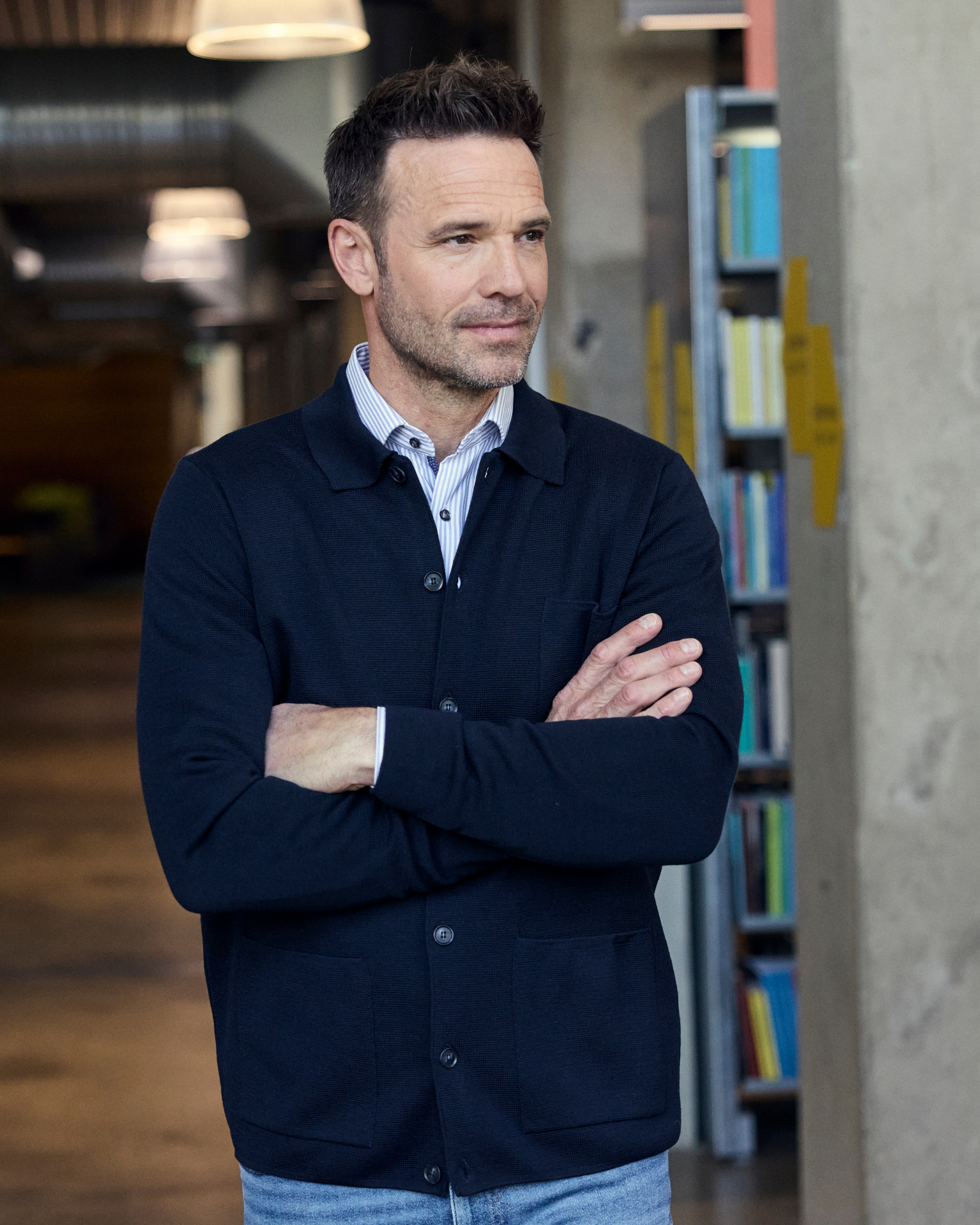 Manchester cardigan med knapper og skjortekrave