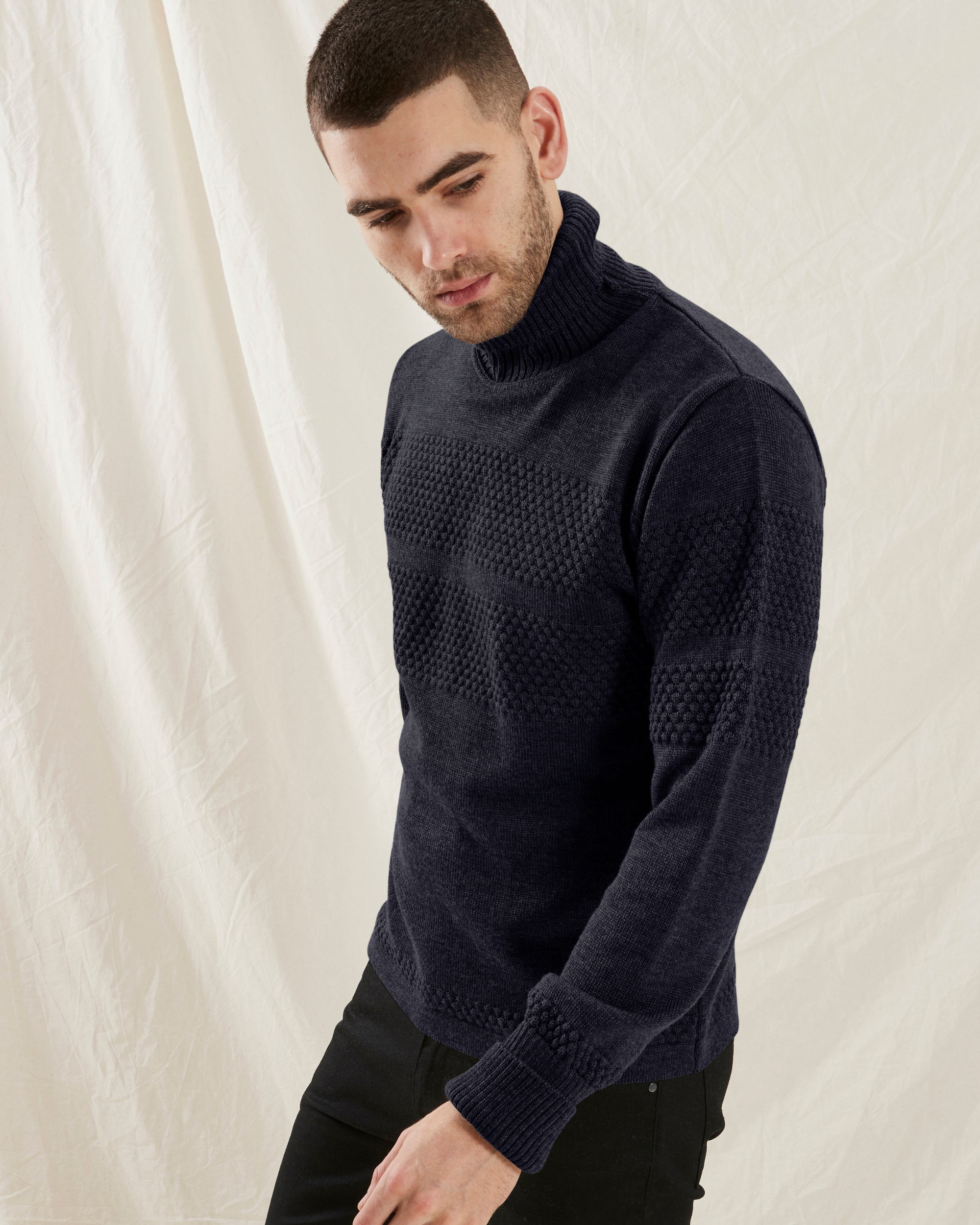 Saltum pullover med rullekrave