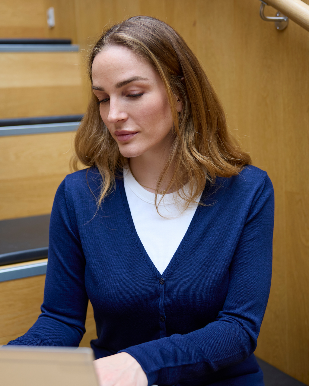 Berlin cardigan med v-neck og knaplukning