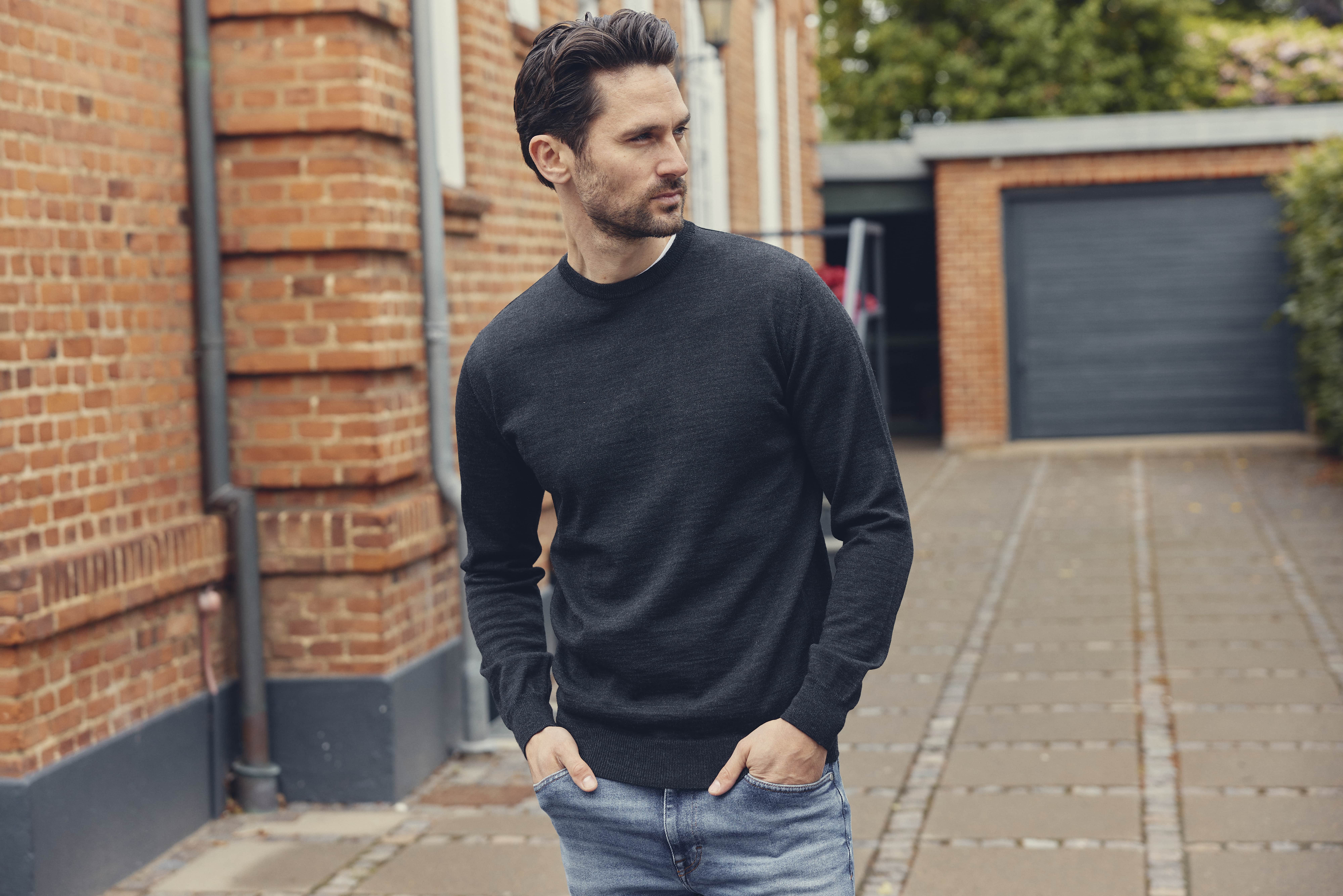 Belika mens knitted blue pullover - durable and elegant.